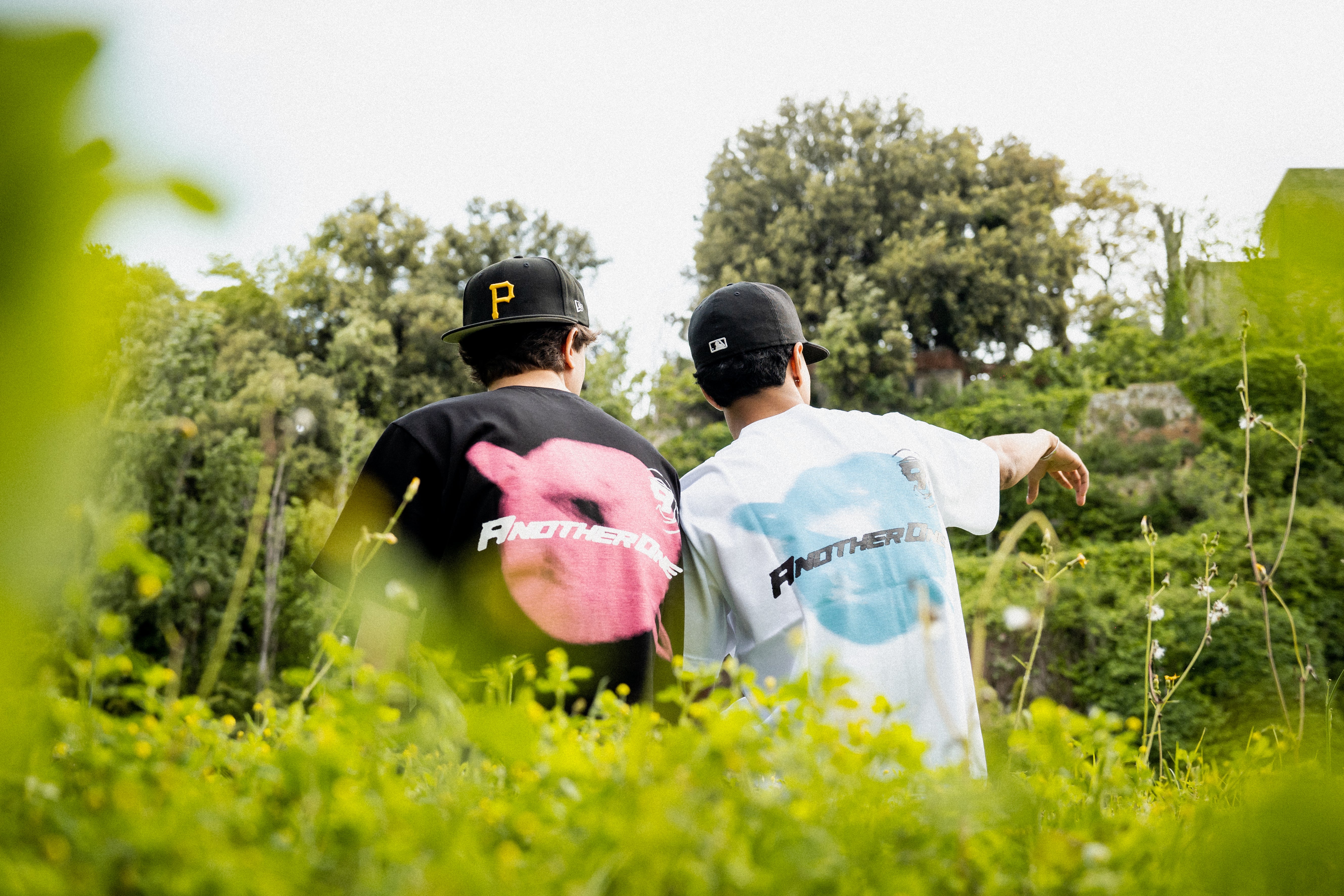 SKY BLUE PLANET TEE